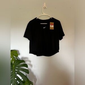 NWT Nike Cropped Training Tee